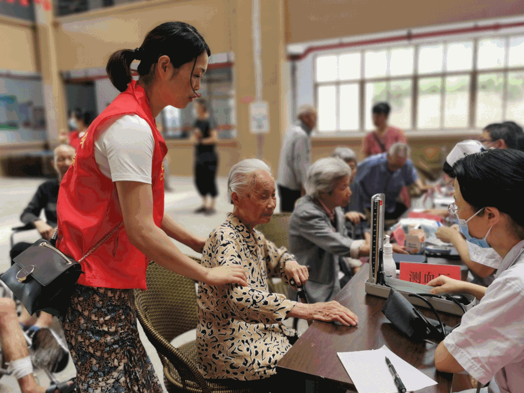區(qū)衛(wèi)健系統(tǒng)：恪守“三心” 黨史學習教育擦亮為民底色