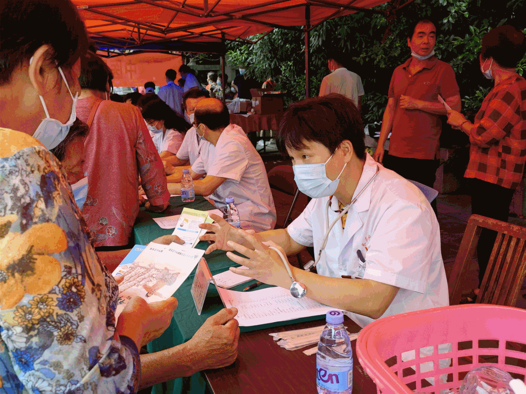 區(qū)衛(wèi)健系統(tǒng)：恪守“三心” 黨史學習教育擦亮為民底色