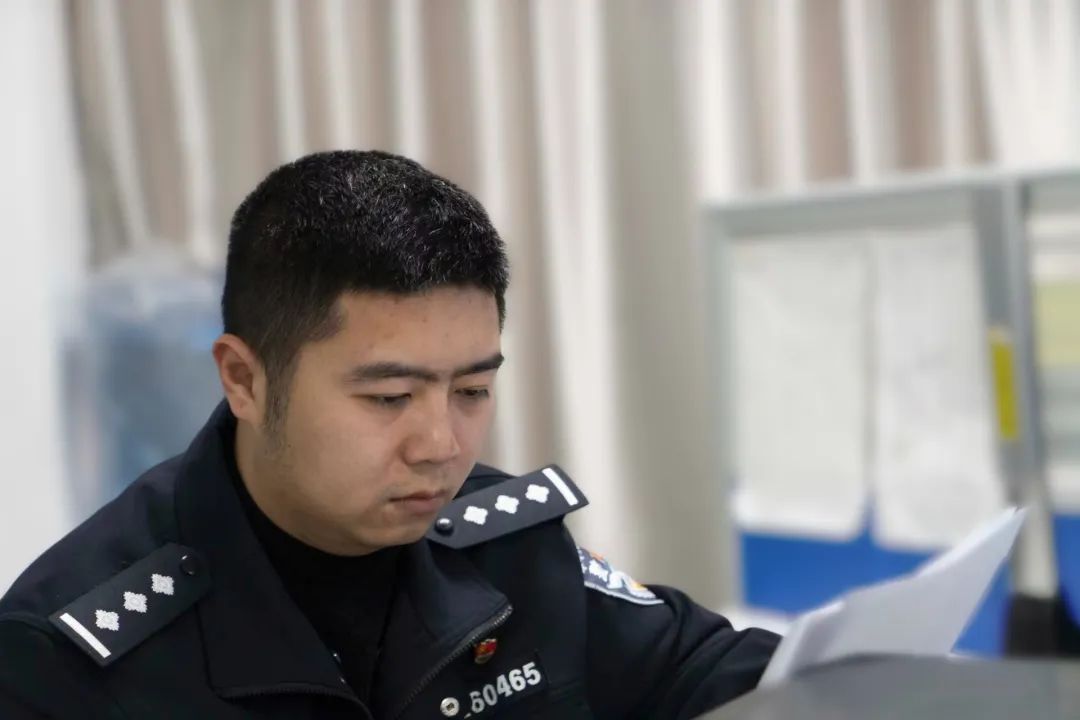 生死一線間！你救人的樣子，真帥！