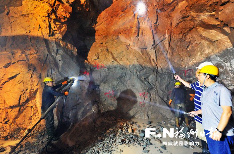 “高水高排”工程開始主隧洞施工　雛形已現(xiàn)(圖)