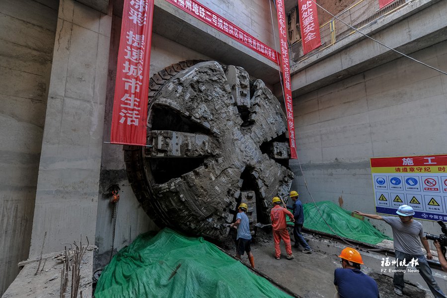 福州地鐵2號(hào)線兩區(qū)間單線貫通 預(yù)計(jì)一個(gè)多月后左右線穿過烏龍江