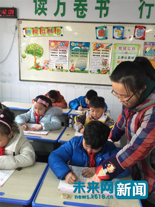 代課十一年為圓教師夢：只要能教孩子讀書　工資夠花