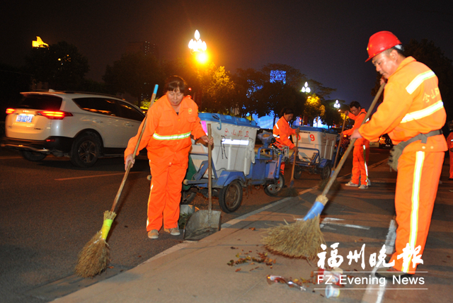 福州：除夕夜六千環(huán)衛(wèi)工清運(yùn)五千多噸垃圾