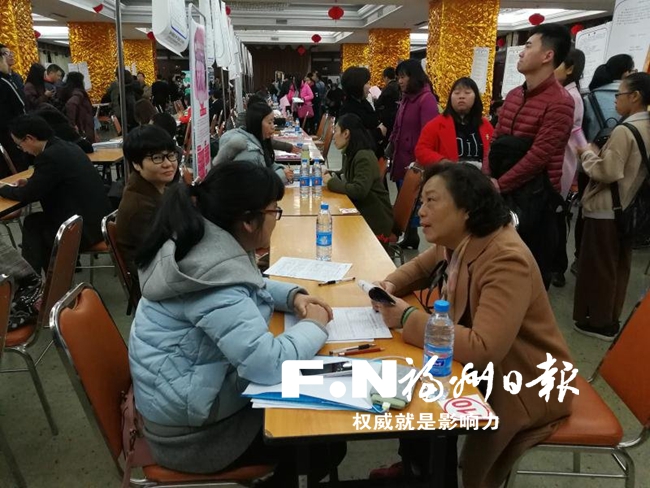 多場(chǎng)女性專場(chǎng)招聘會(huì)舉行 913家企業(yè)提供崗位1.8萬(wàn)個(gè)