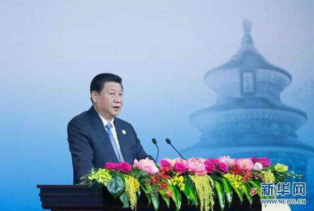 [聽，習(xí)總書記論改革開放]適應(yīng)和引領(lǐng)經(jīng)濟(jì)發(fā)展新常態(tài)