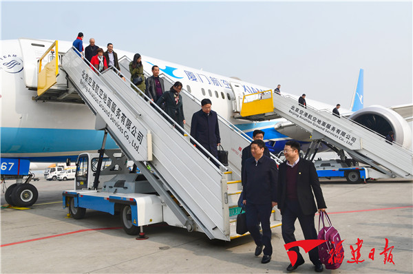 在閩全國人大代表抵京