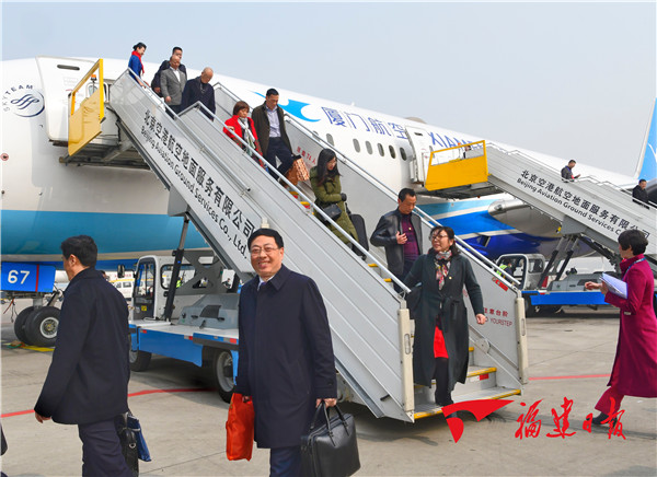 在閩全國人大代表抵京