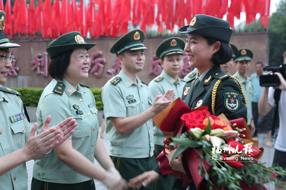 駐榕醫(yī)院受閱軍人載譽歸來