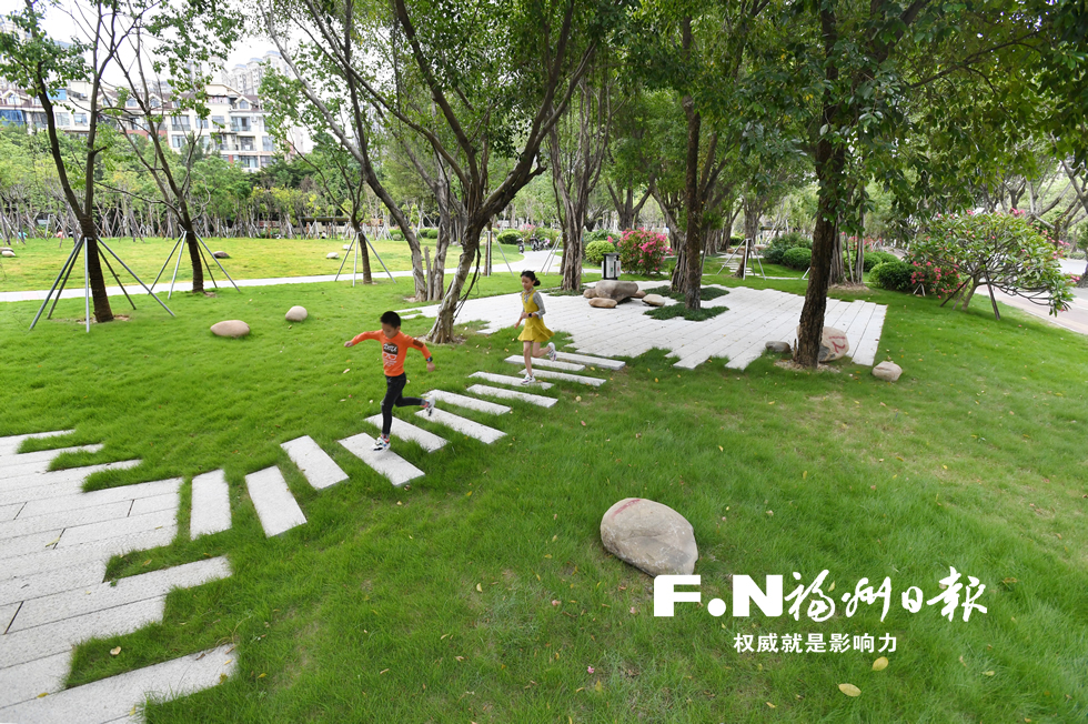 福州五城區(qū)全面開展拆墻透綠、小街巷整治等四項工作