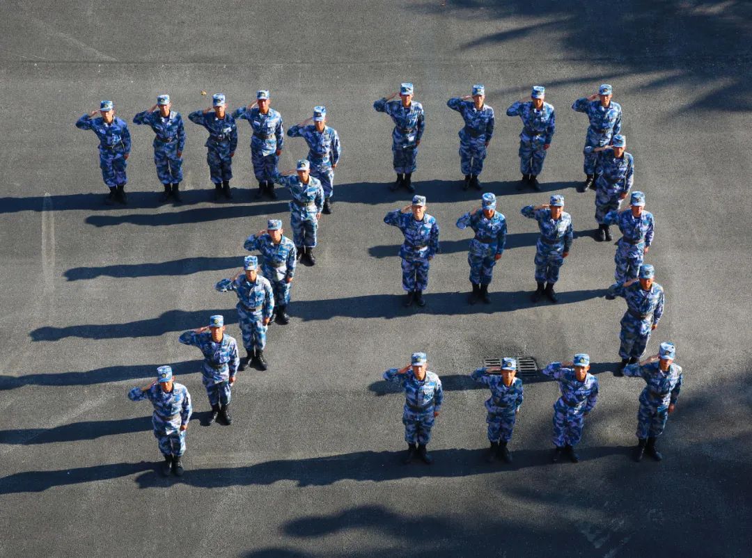 人民海軍，生日快樂！