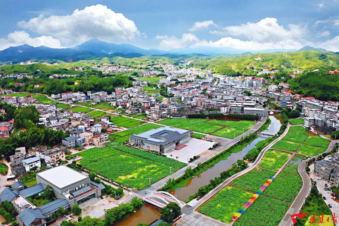 深學(xué)爭(zhēng)優(yōu) 敢為爭(zhēng)先 實(shí)干爭(zhēng)效 | 專訪龍巖市委書記余紅勝