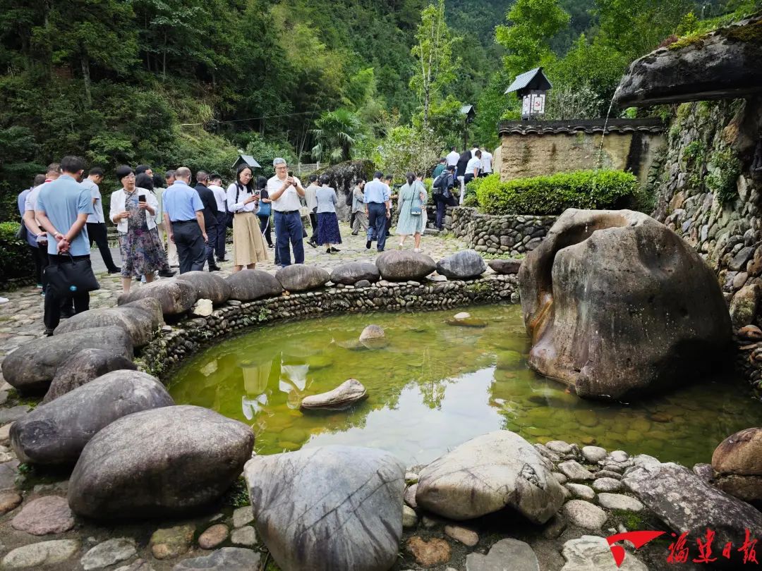 屏山君 | 重溫這段動(dòng)人往事，有哪些啟示？