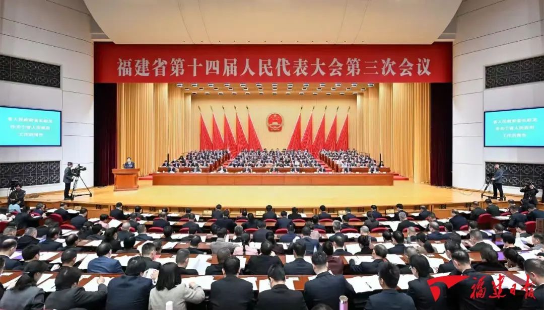 省十四屆人大三次會(huì)議開(kāi)幕 周祖翼主持 趙龍作政府工作報(bào)告