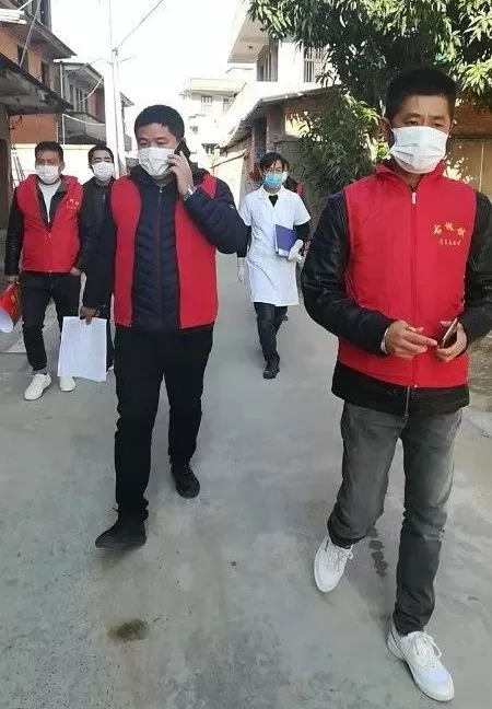 ?古槐鎮(zhèn)嶼南村黨支部書記蔣碧峰：見“疫”勇為 爭(zhēng)當(dāng)防控急先鋒
