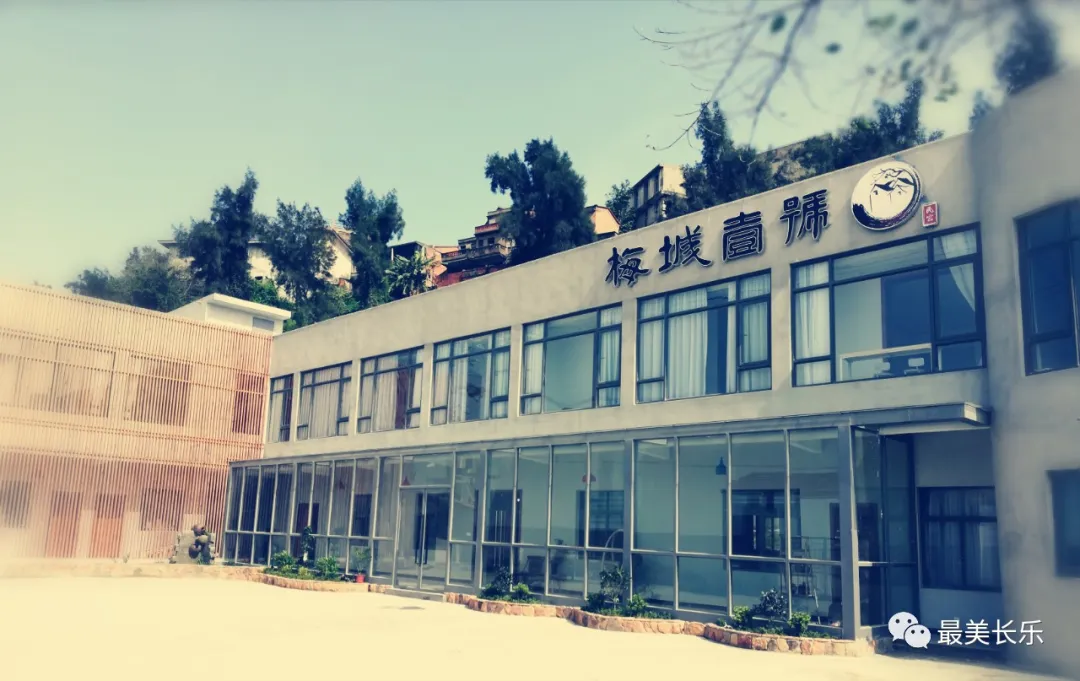 梅花鎮(zhèn)大力提升人居環(huán)境，游客紛至沓來(lái)！