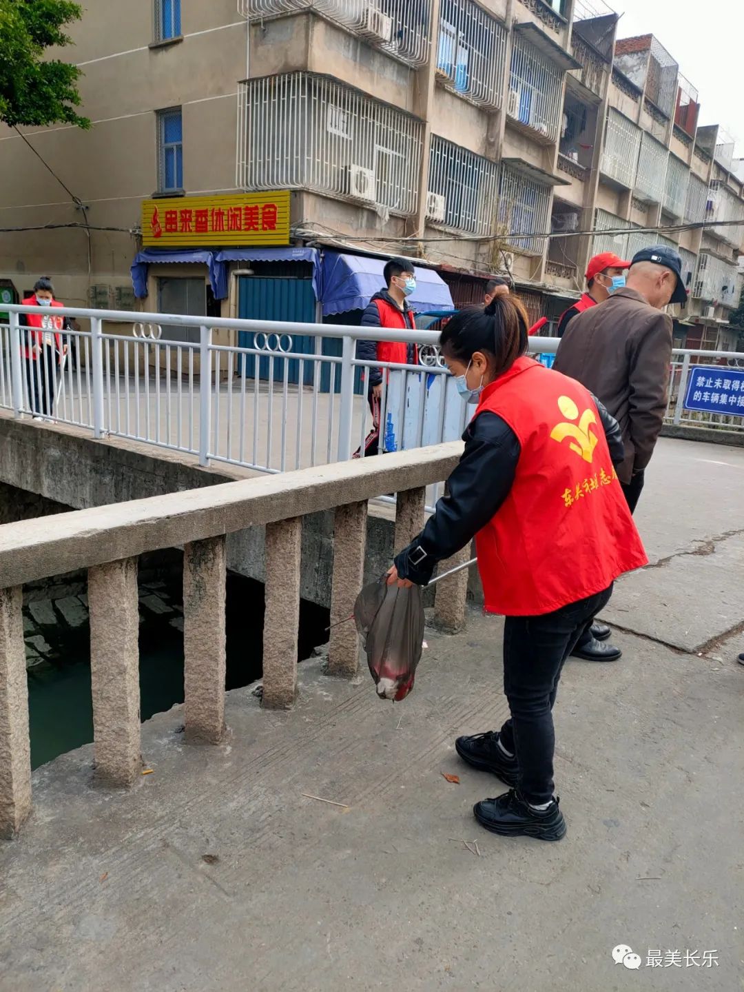 吳航街道：近鄰黨建新舉措 “黨員河長” 護內(nèi)河