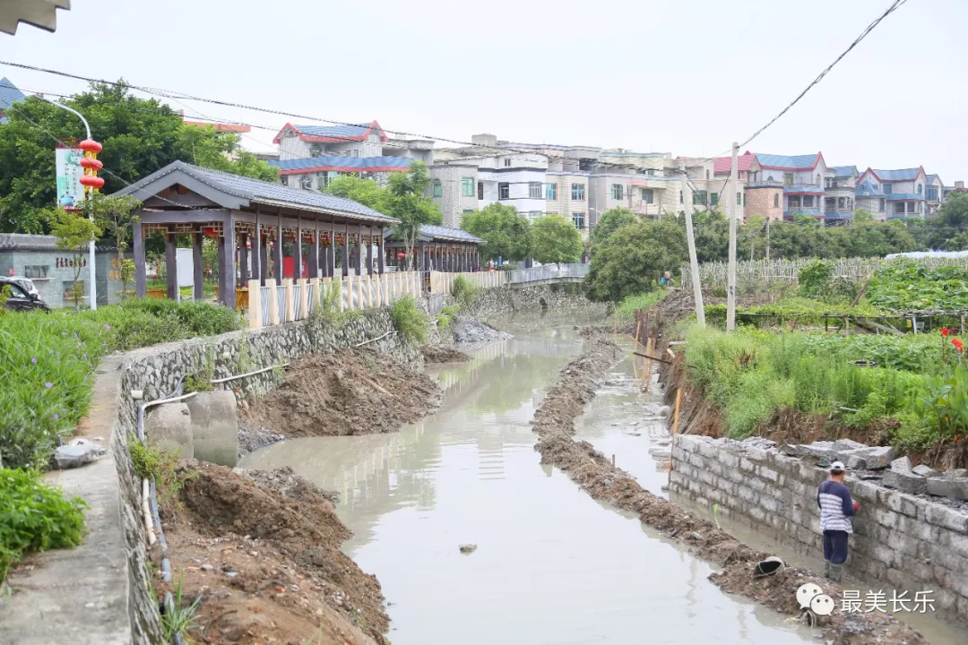 黃石村護坡及木棧道建設(shè)工程計劃9月前完工