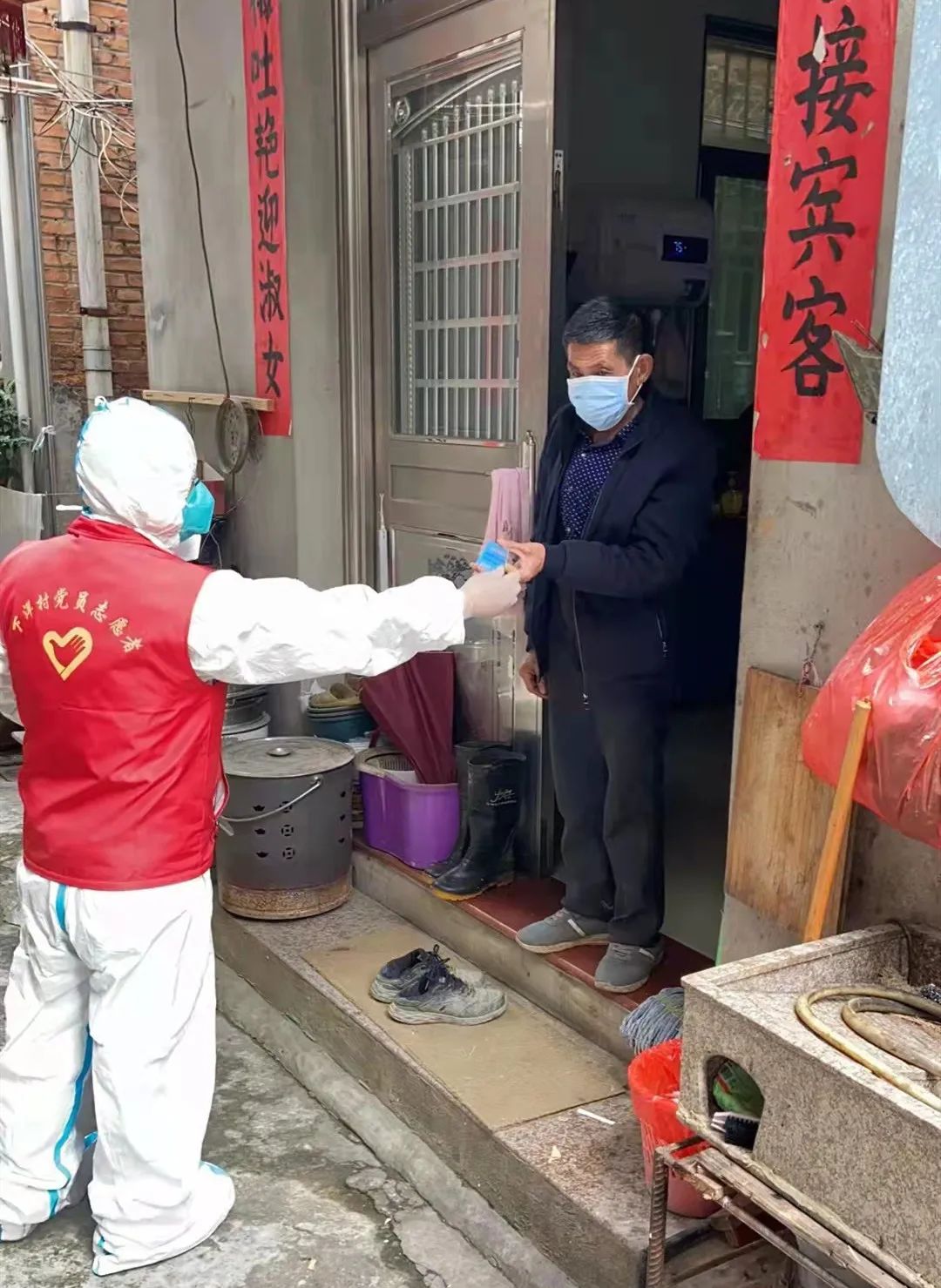 帶頭助抗疫，俯身解難題！營(yíng)前街道10名黨員干部主動(dòng)請(qǐng)纓深入封控區(qū)