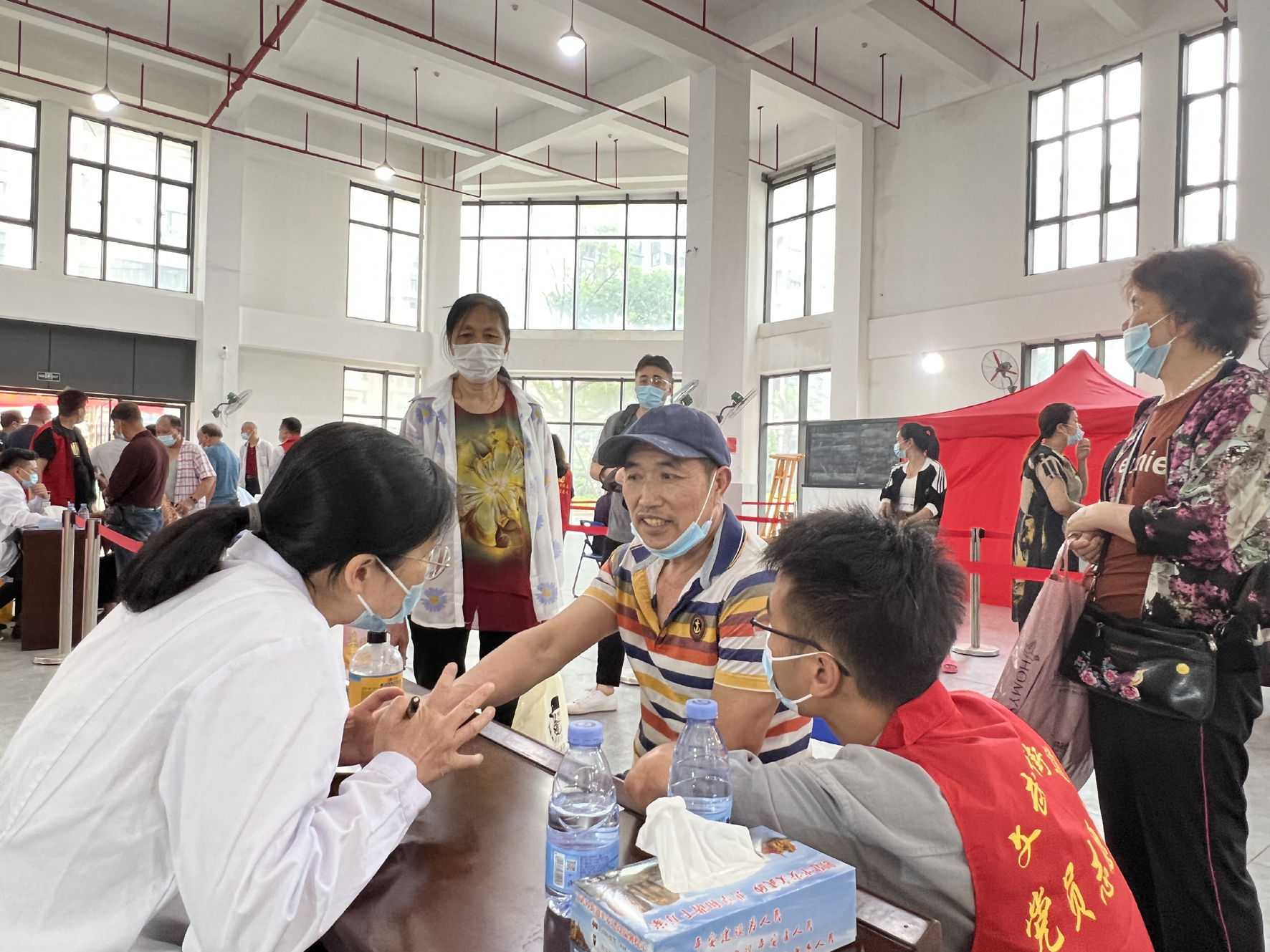 黨建聯(lián)盟惠民生 健康義診辦實事