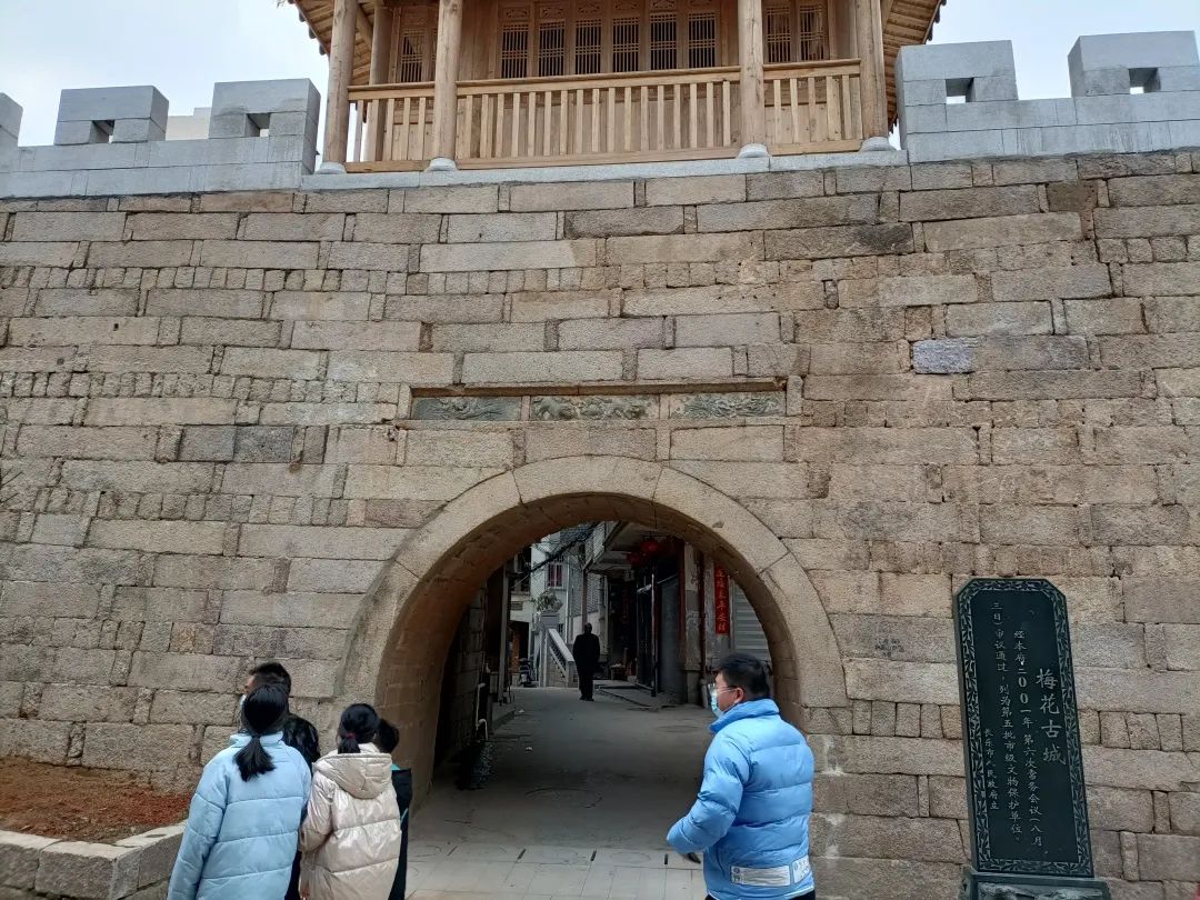 【網(wǎng)絡(luò)中國節(jié)?春節(jié)】新春走基層丨有古城有“梅”景！這個春節(jié)一起相約打卡！