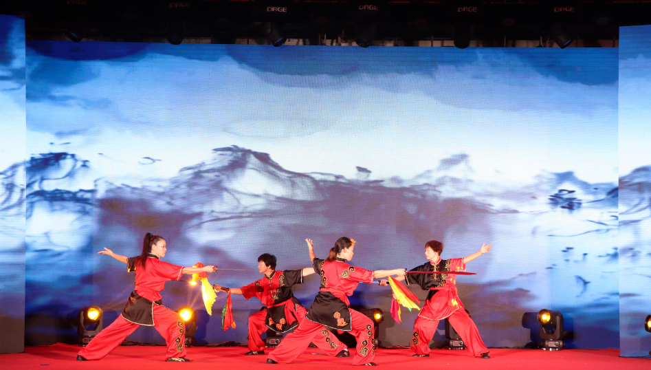 【網(wǎng)絡(luò)中國(guó)節(jié)·中秋】今晚長(zhǎng)樂(lè)這場(chǎng)晚會(huì)，與海外游子共賞~