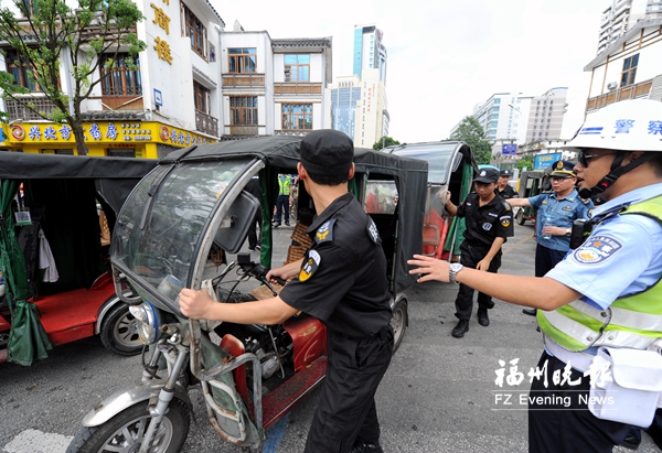 臺(tái)江大力整治機(jī)動(dòng)三輪車亂象