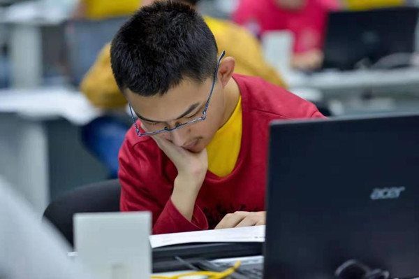 福州三中鐘子謙勇奪國際信息學(xué)奧林匹克金牌