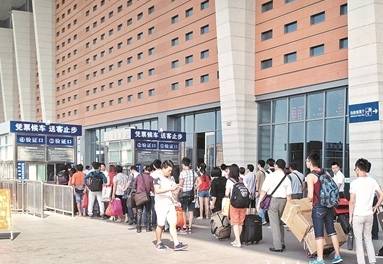 明日起，在福建乘坐這些進(jìn)京列車！請?zhí)崆?小時進(jìn)站