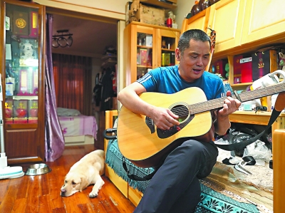 福州第一只導盲犬卡拉和它的“爸爸”