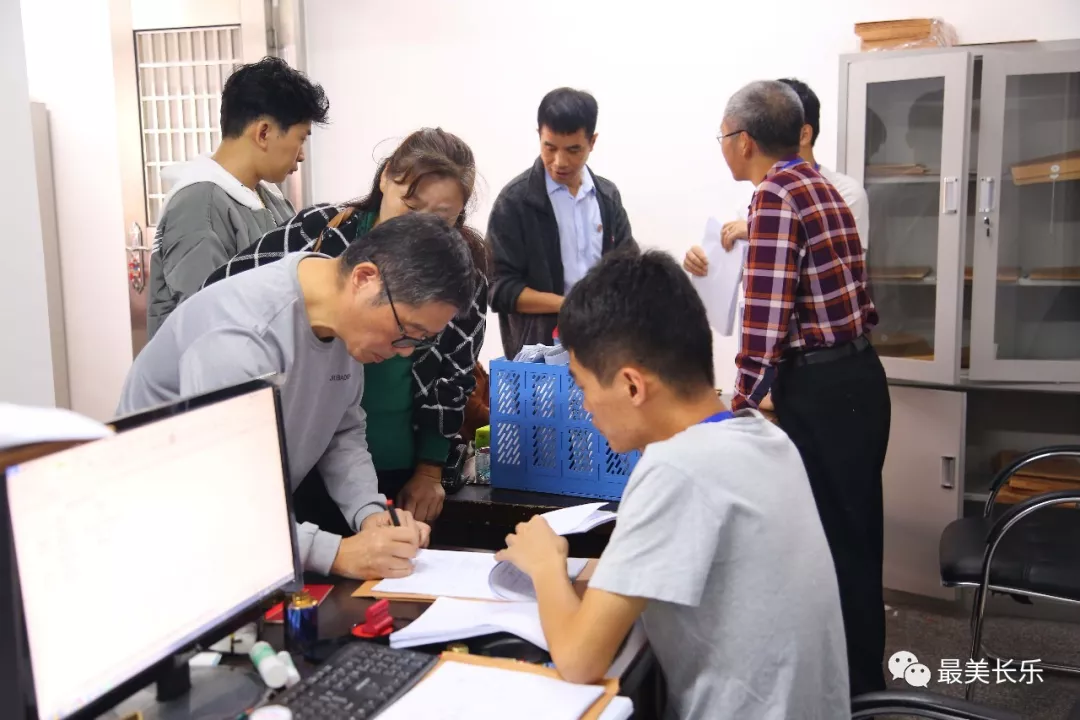 吳航街道西關(guān)橫路片區(qū)舊改項目首日簽約率超過三分之二！