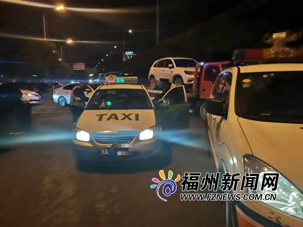 火車(chē)站附近轉(zhuǎn)圈挑客“議價(jià)”，福州這個(gè)的哥當(dāng)場(chǎng)被罰