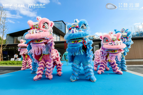 “世界故鄉(xiāng)，心啟云湖”，呈上一座獻給福州的禮物