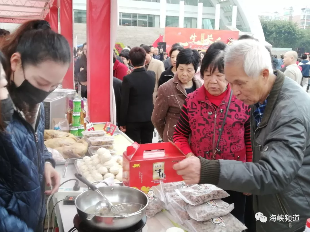 2019年長樂美食嘉年華開啟 2萬人品小吃憶鄉(xiāng)愁-中國網(wǎng)