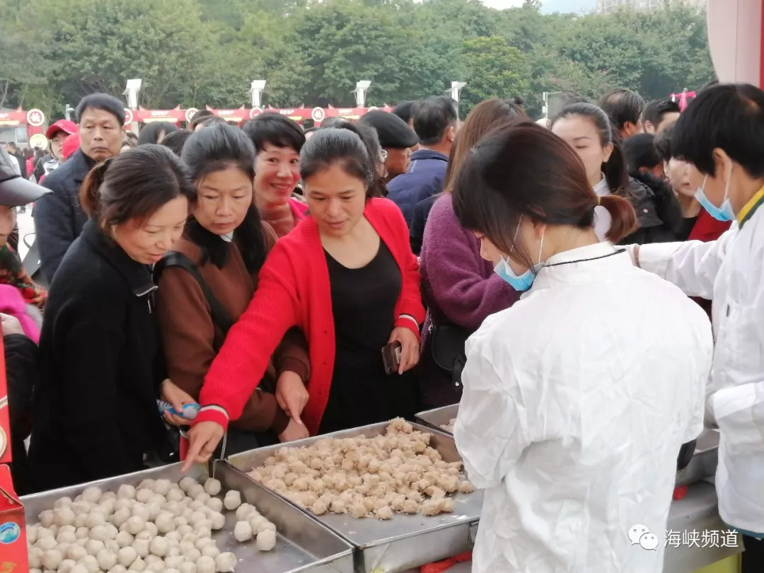 2019年長樂美食嘉年華開啟 2萬人品小吃憶鄉(xiāng)愁-中國網(wǎng)