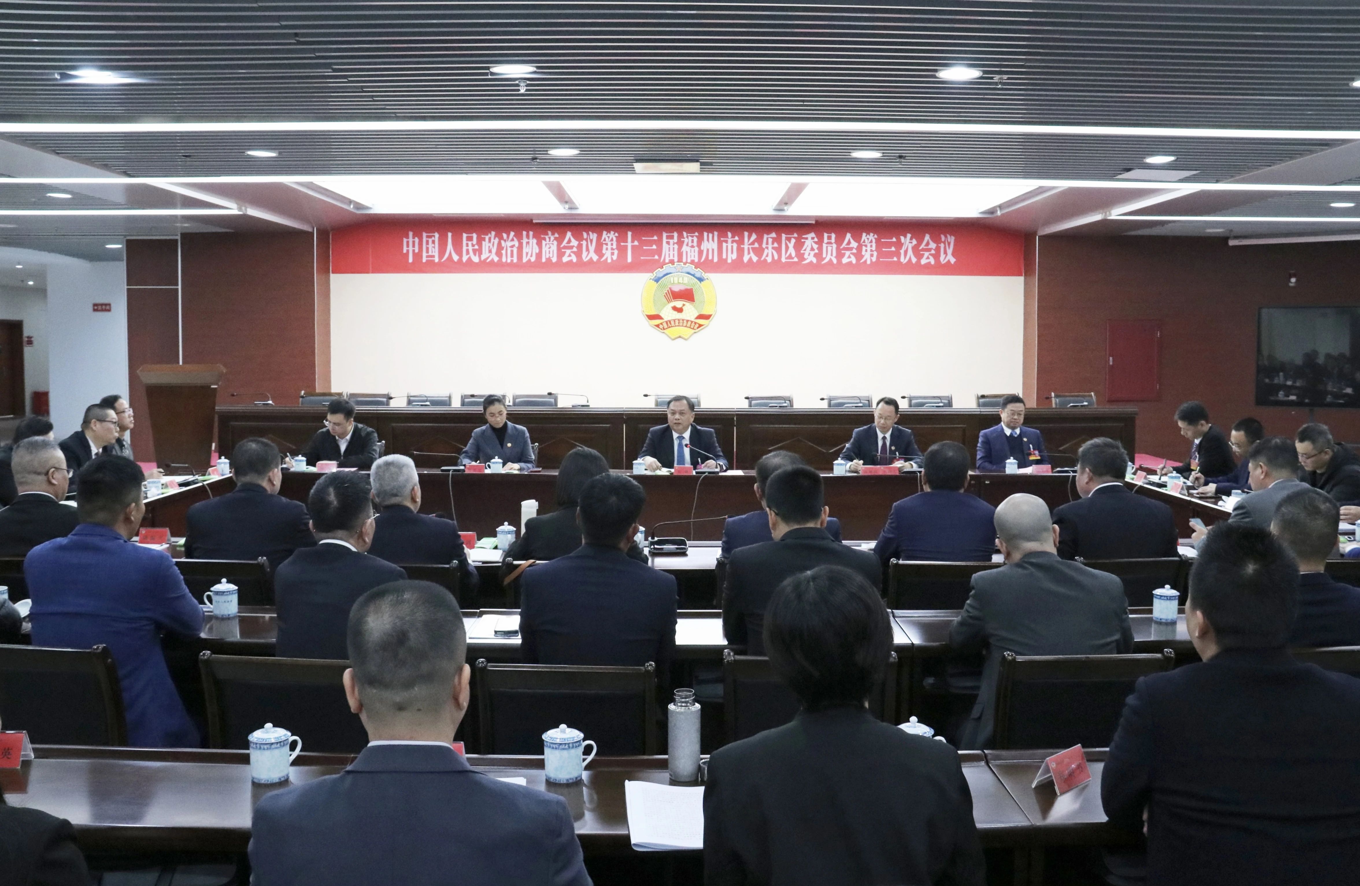今天，張帆與政協(xié)委員議政事、謀發(fā)展……