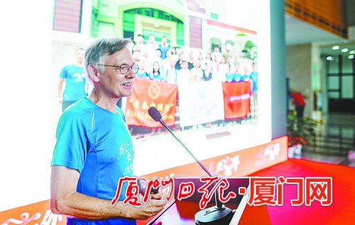 32天重走18個省市區(qū)　中國巨變令“不見外”教授震撼
