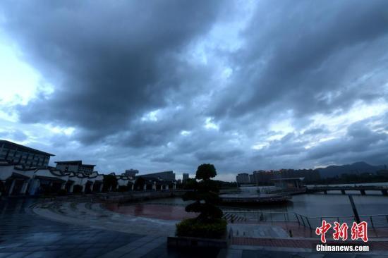 暴雨大風齊襲福建東北部 8.63萬戶停電逾4萬人轉(zhuǎn)移