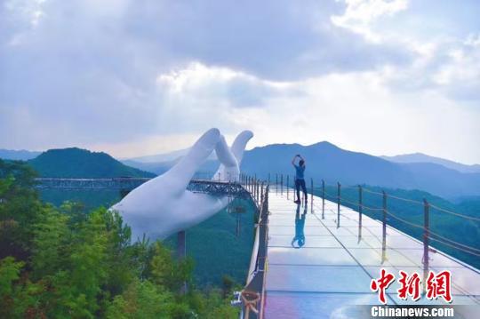 中國(guó)最大的佛手造型雕塑在福建建成 倡導(dǎo)孝道文化