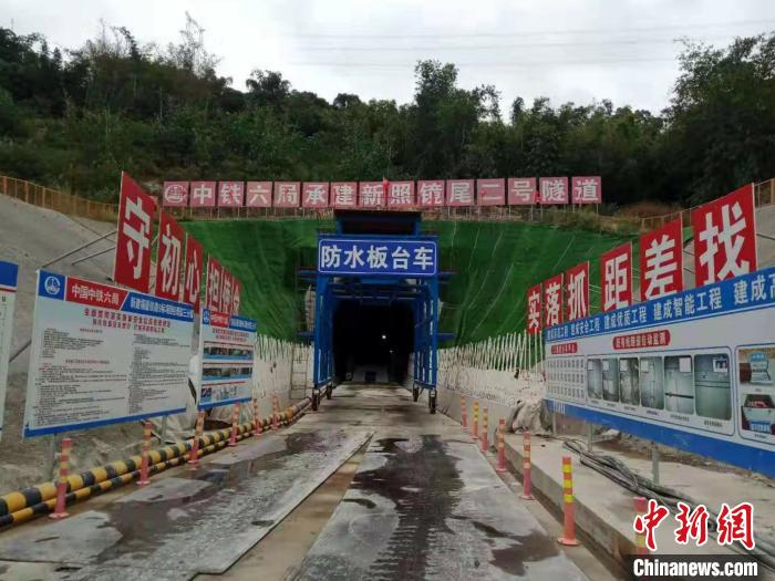 工地過年 百名建設(shè)者新春堅(jiān)守新建福廈鐵路一線