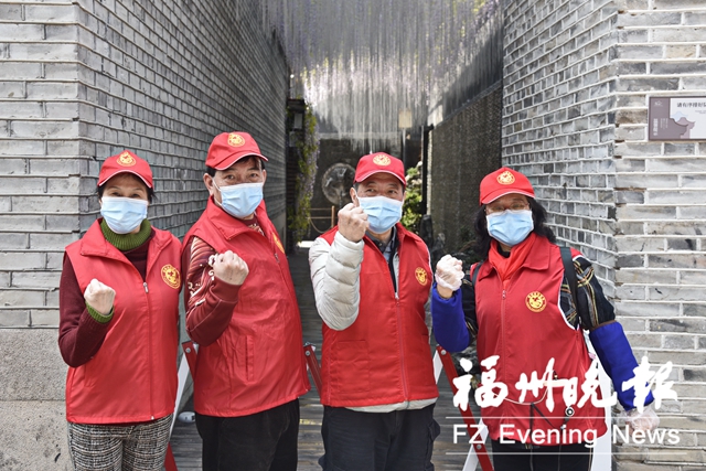 福州晚報“粉絲”組建防疫勸導隊