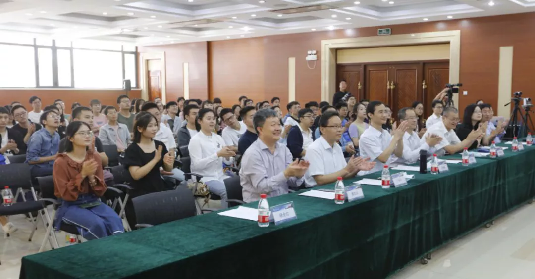 天津大學(xué)-新加坡國(guó)立大學(xué)福州聯(lián)合學(xué)院2020級(jí)新生開學(xué)云典禮順利召開