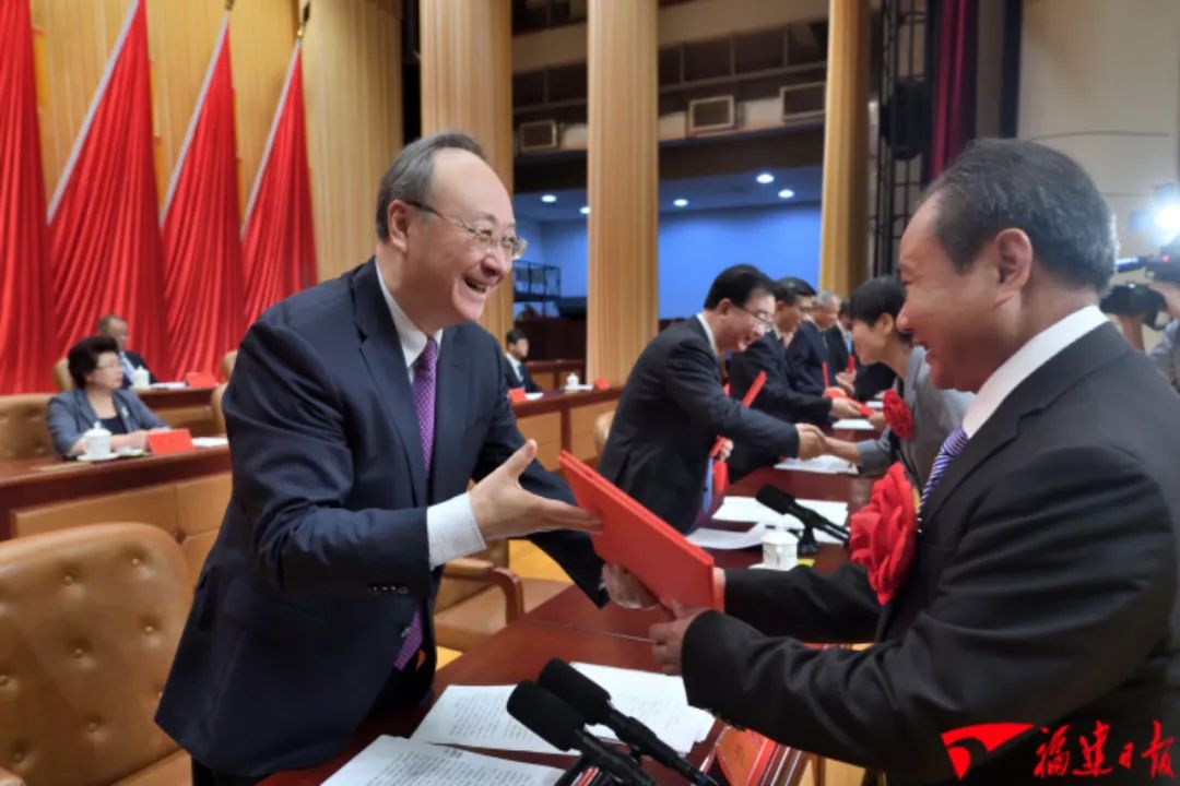 福建省脫貧攻堅(jiān)總結(jié)表彰大會(huì)隆重舉行：打贏脫貧攻堅(jiān)戰(zhàn)，每個(gè)人都值得點(diǎn)贊！