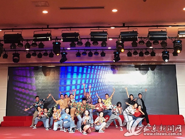 長(zhǎng)樂一中舞蹈隊(duì)榮獲福州市廣場(chǎng)舞大賽金獎(jiǎng)