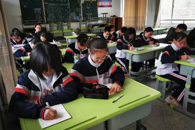 長樂三中舉辦“校園書法比賽”