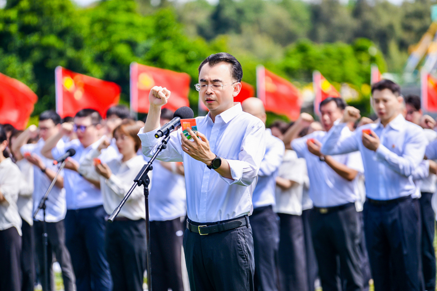 震撼！千人宣誓只為……