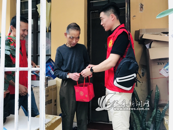 【網(wǎng)絡(luò)中國節(jié)·端午】區(qū)檢察院參與“粽牽鄰里情，攜手迎端午”傳統(tǒng)文化節(jié)日系列活動(dòng)