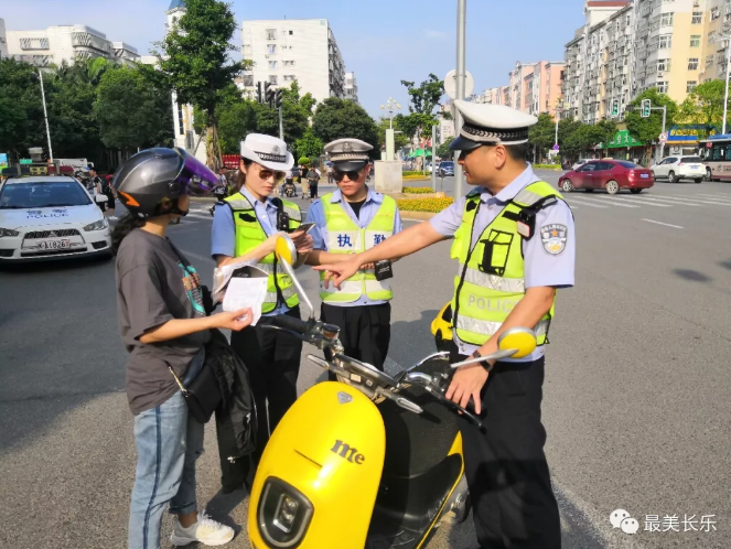 我區(qū)交通秩序整治初顯成效獲市民點(diǎn)贊！