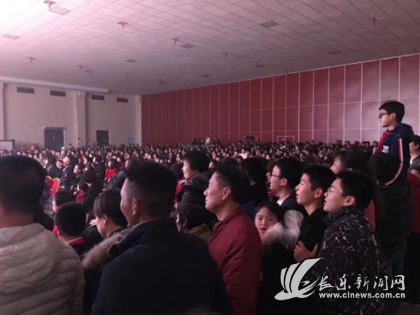 梅花鎮(zhèn)舉辦2019年農(nóng)村社會(huì)工作試點(diǎn)項(xiàng)目匯報(bào)演出