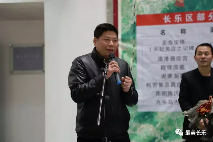 陳禮忠、陳祥松先生向區(qū)博物館捐贈(zèng)藝術(shù)作品
