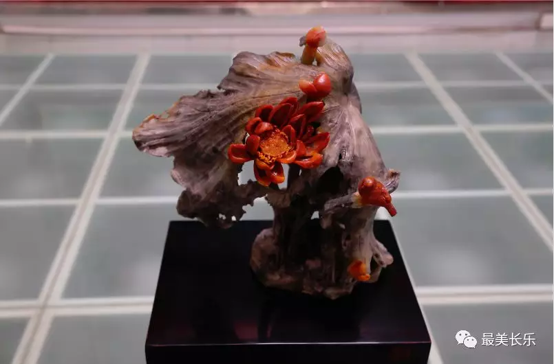 陳禮忠、陳祥松先生向區(qū)博物館捐贈(zèng)藝術(shù)作品